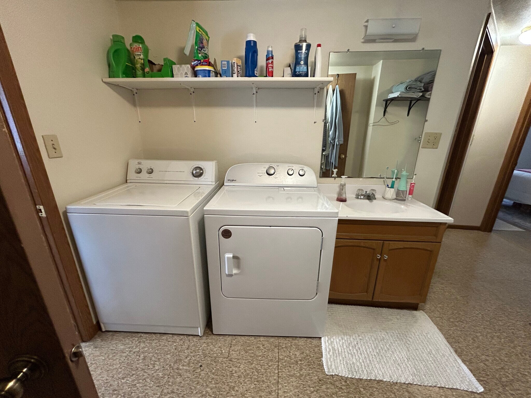 Building Photo - 1009 W 22nd St