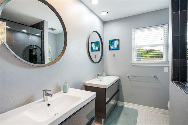 Building Photo - 419 Brooks Ln