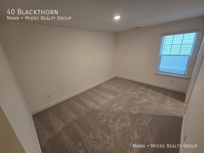 Building Photo - 40 Blackthorn-