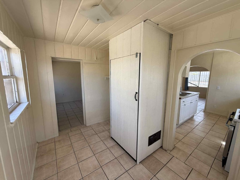 Building Photo - 5709 E 26th St