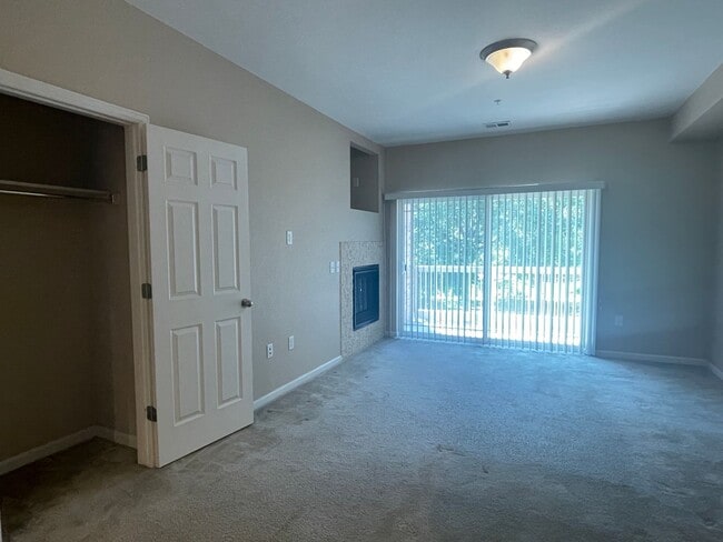 Building Photo - BEAUTIFUL CONDO with NEW LVP Flooring - AV...