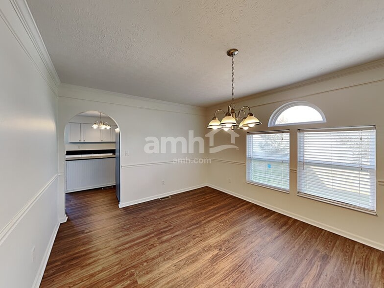 Building Photo - 125 Simsbury Ct