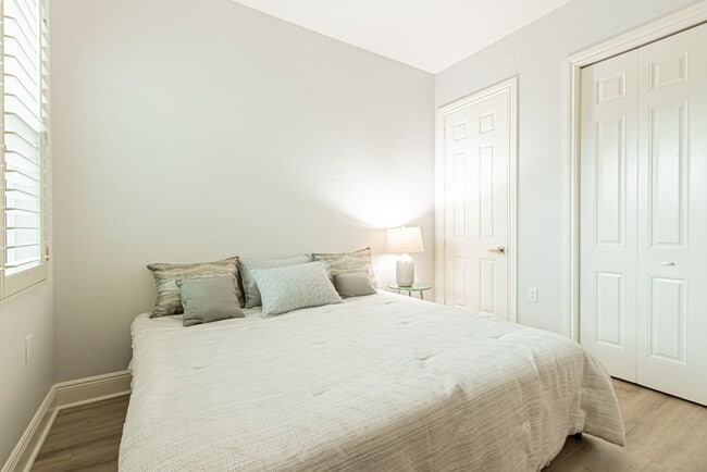 Building Photo - Seasonal Fully Furnished Home in Fiddler's Creek - AVAIL NOW-MAY