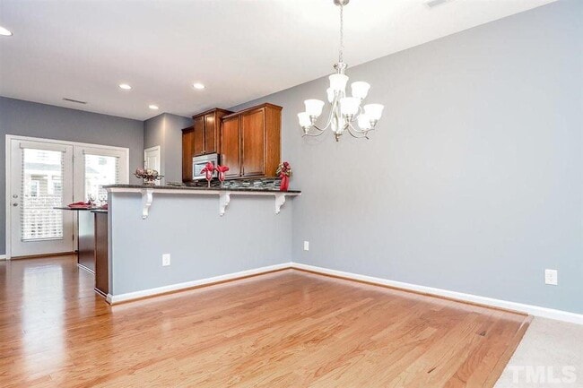 Building Photo - 868 Queen City Cres