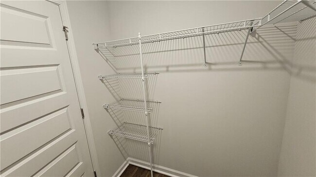 Building Photo - 511 Autumns Wood Cir W