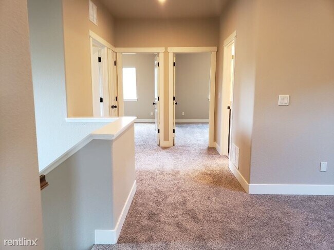 Building Photo - 4 br, 3.5 bath House - 875 Redemption Pt