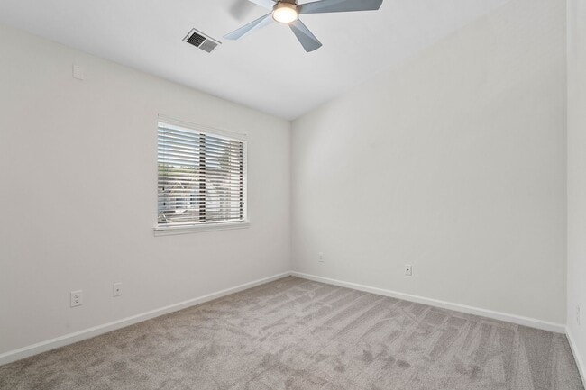 Building Photo - Raintree Country Club Townhome for Rent