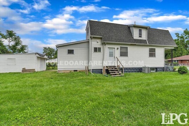 Building Photo - 1733 Stahlwood Ave