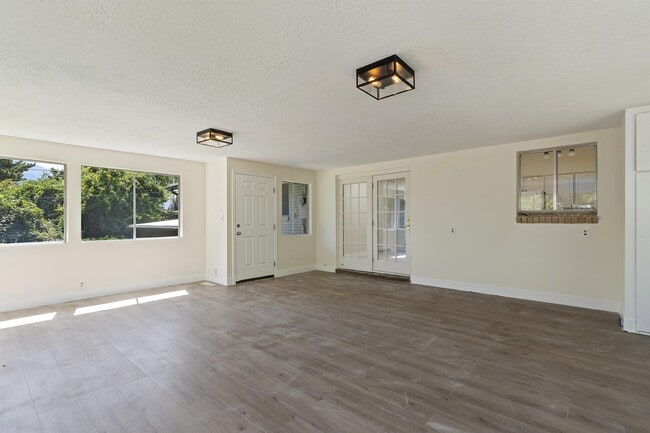 Building Photo - 7841 Da Vinci Dr