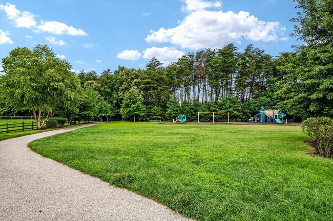 Building Photo - Tanyard Springs Townhome
