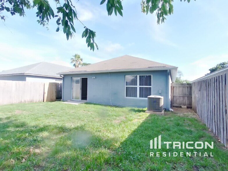 Building Photo - 7312 Lawn Tennis Ln