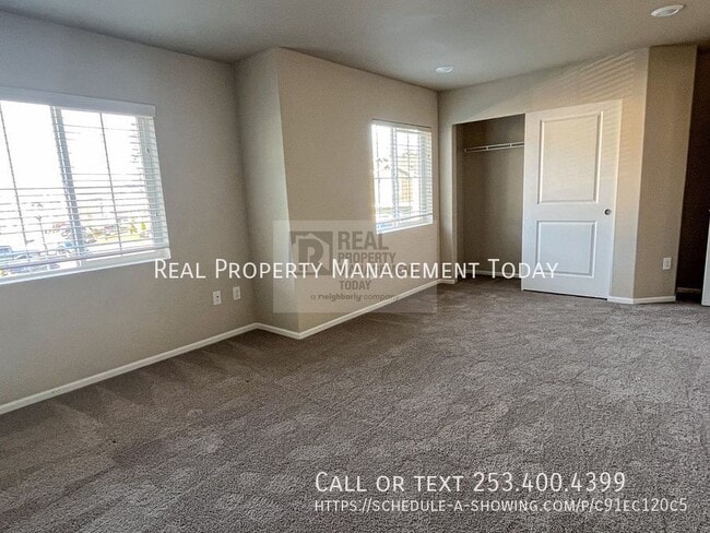 Building Photo - 8602 Spartacus St NE