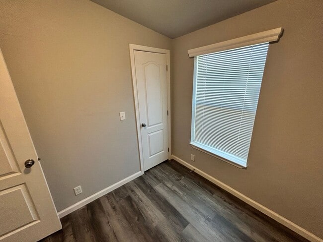 Building Photo - 2 Bedroom\2 Bath Country Home in Modesto