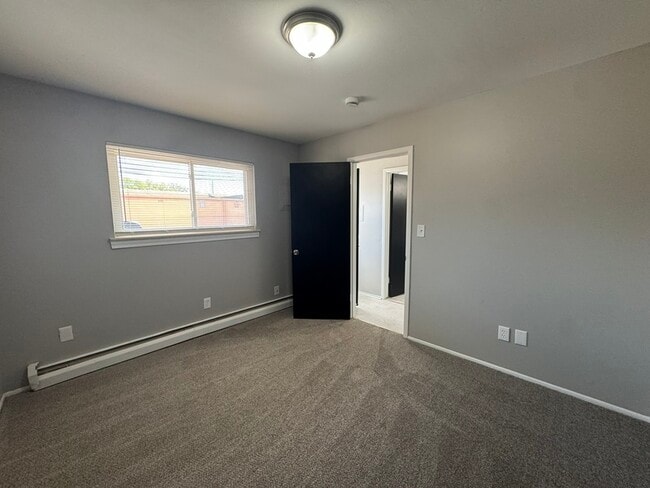 Building Photo - 4059 Longtin Ave