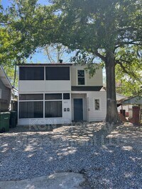 Building Photo - 1011 E 39th St
