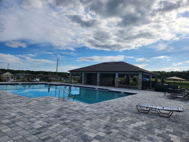 Building Photo - 33286 Country House Dr