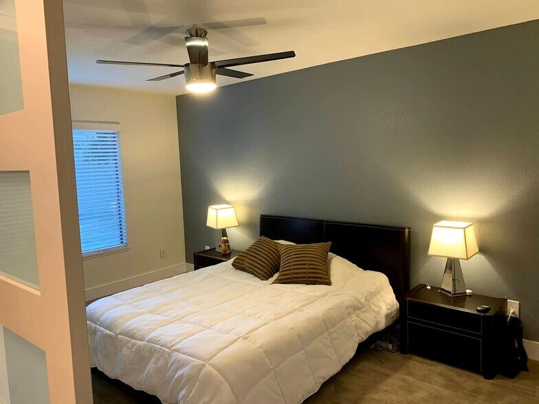 Building Photo - 875 Silver Fir Rd
