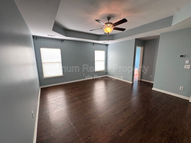 Building Photo - 211 Creek Side Pass