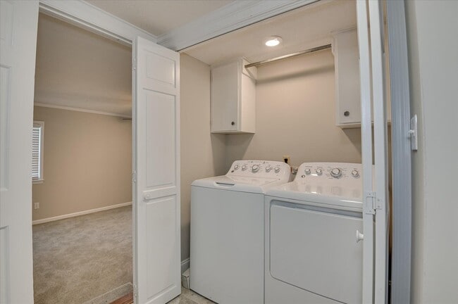 Building Photo - 986 Campbellton Dr