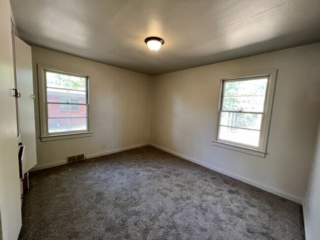 Building Photo - 1622 W Spaulding St