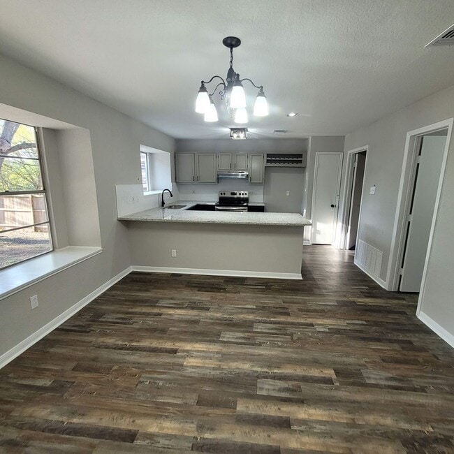 Building Photo - 14623 Highland Ridge