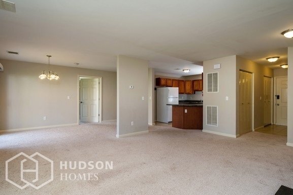 Building Photo - 104 Falcon Ridge Way N