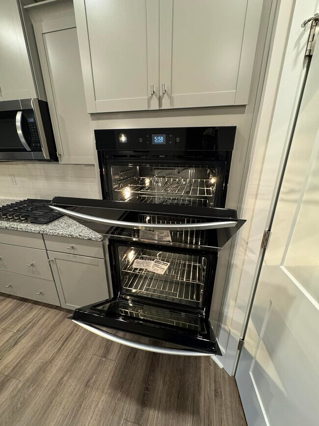 Building Photo - 112 Keating St