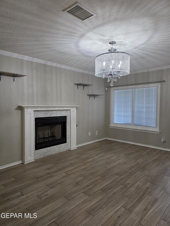 Building Photo - 12105 Royal Woods Dr