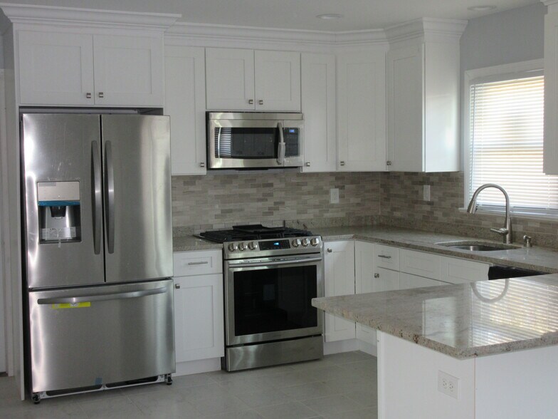 Building Photo - 370 Smithburg Rd