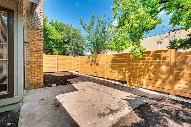 Building Photo - 9407 Quail Meadow Dr