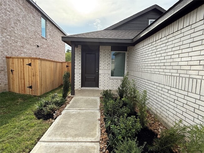 Building Photo - 9019 Rose Pelican Ln
