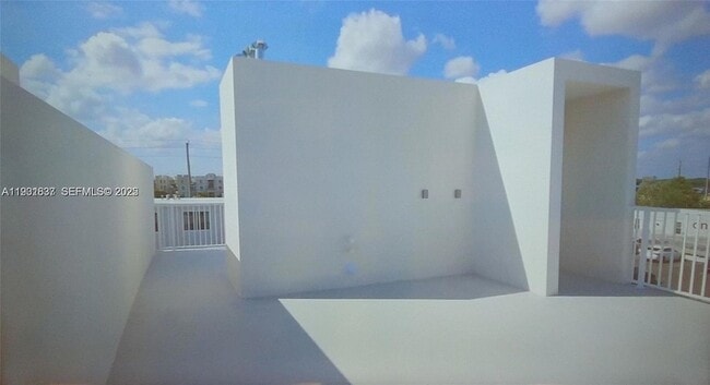 Building Photo - 25810 SW 144th Ave