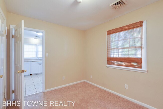Building Photo - 3 br, 1 bath House - 133 Drew Road