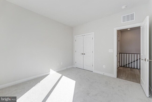 Building Photo - 44592 Strabane Ter