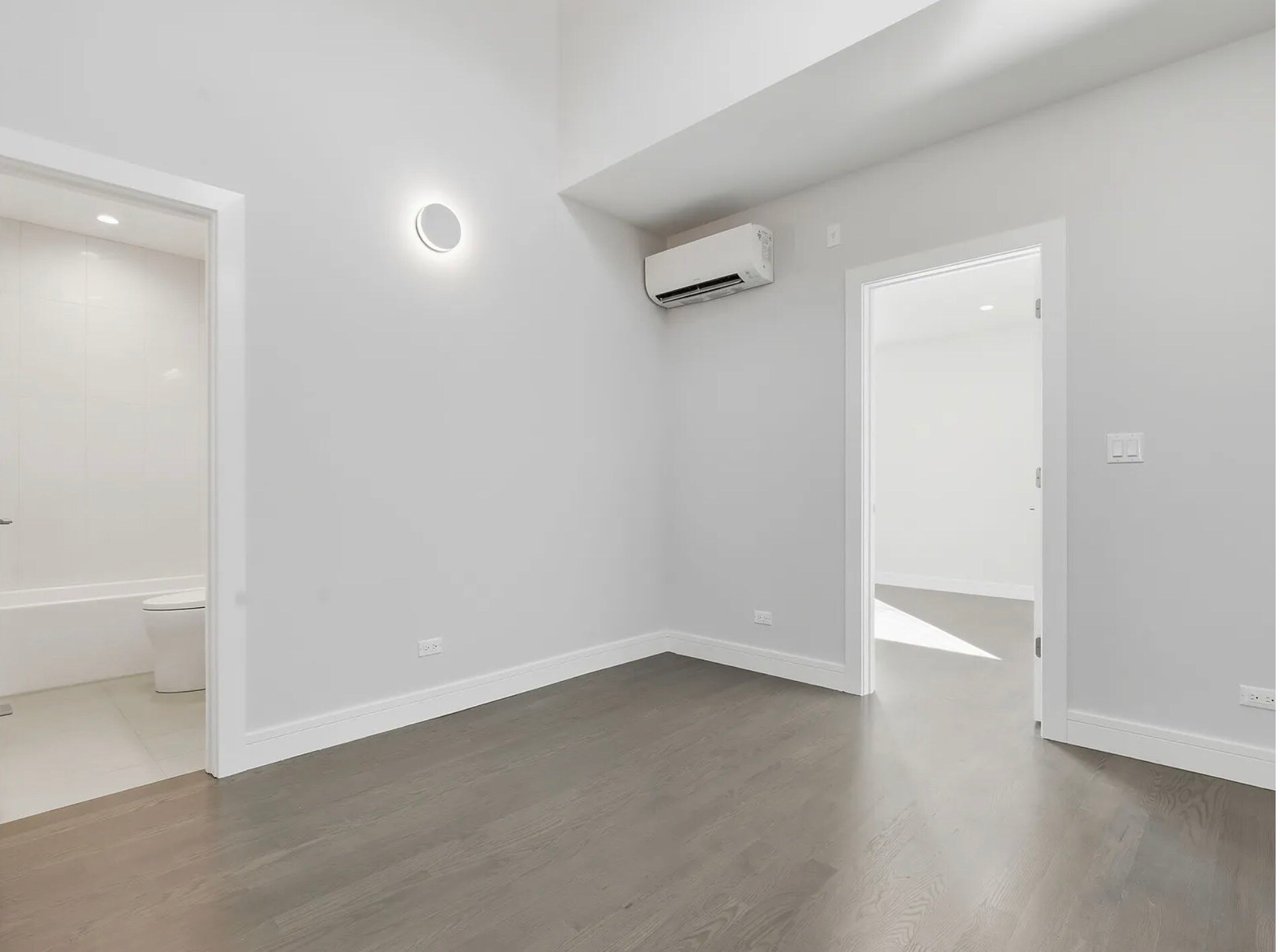 Building Photo - 1924 W Grand Ave