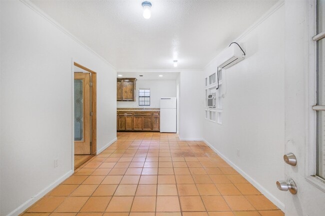 Building Photo - 402 Bomar St