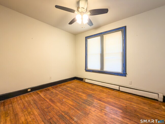 Building Photo - 223 Norwich Ave