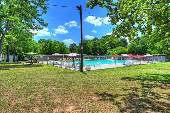 Building Photo - 9810 Arbor Oak