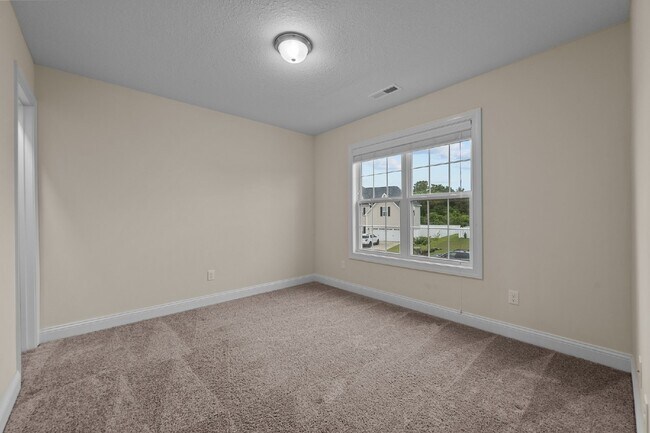 Building Photo - 304 Little Egret Ln