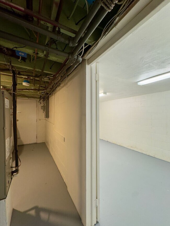 Building Photo - Charming 3 Bedroom/2 Bathroom Townhome in Essex, Baltimore, MD!