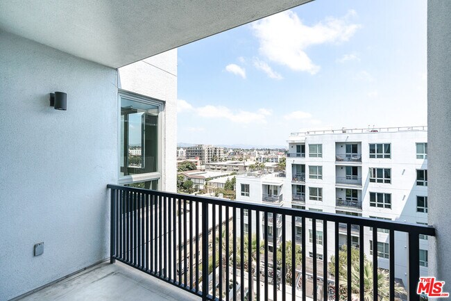 Building Photo - 10601 Washington Blvd