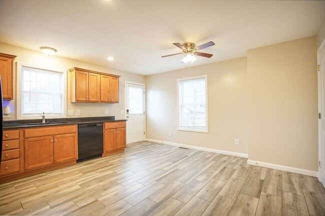 Building Photo - 160 Goodwin St