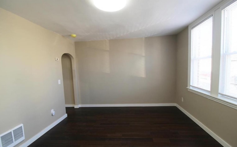 Primary Photo - 402 N 64th St