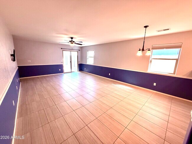 Building Photo - 1884 W Expressman St