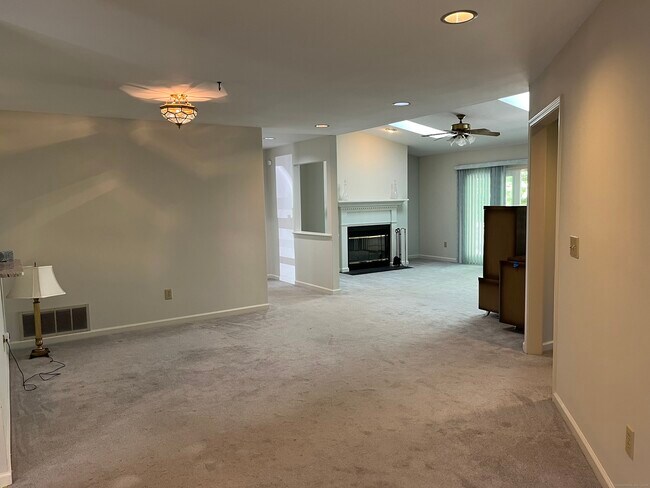 Building Photo - 12 Boulevard Dr