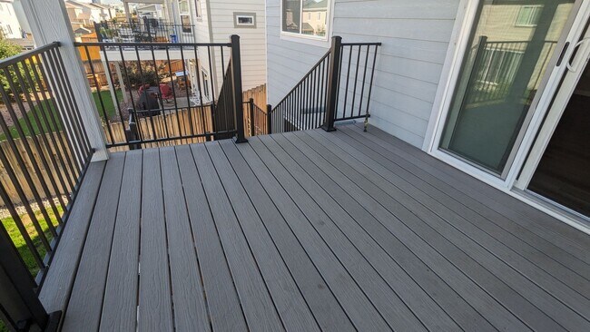 Building Photo - BEAUTIFUL TWO STORY 4 BDRM 4 BATH HOME WIT...