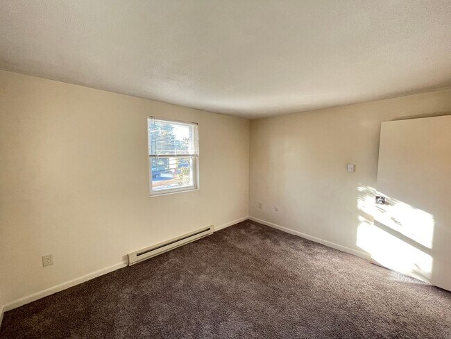 Building Photo - 181 Loudon Rd