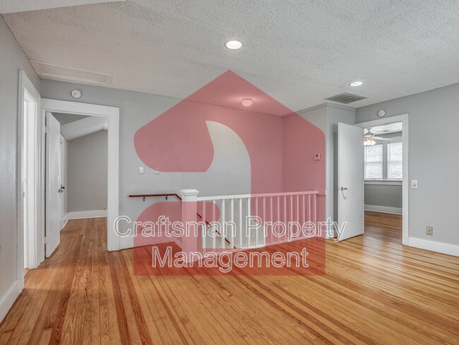 Building Photo - 1501 Gladstone Terrace