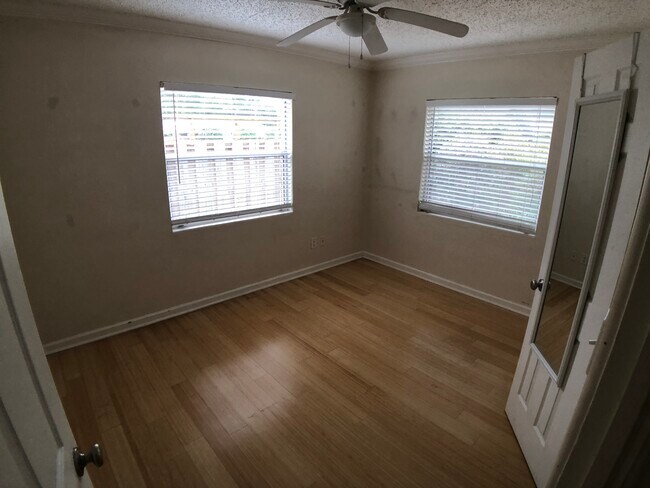 Building Photo - 606 Harwood Street