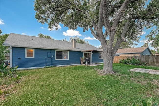 Building Photo - 22622 John Rolfe Ln